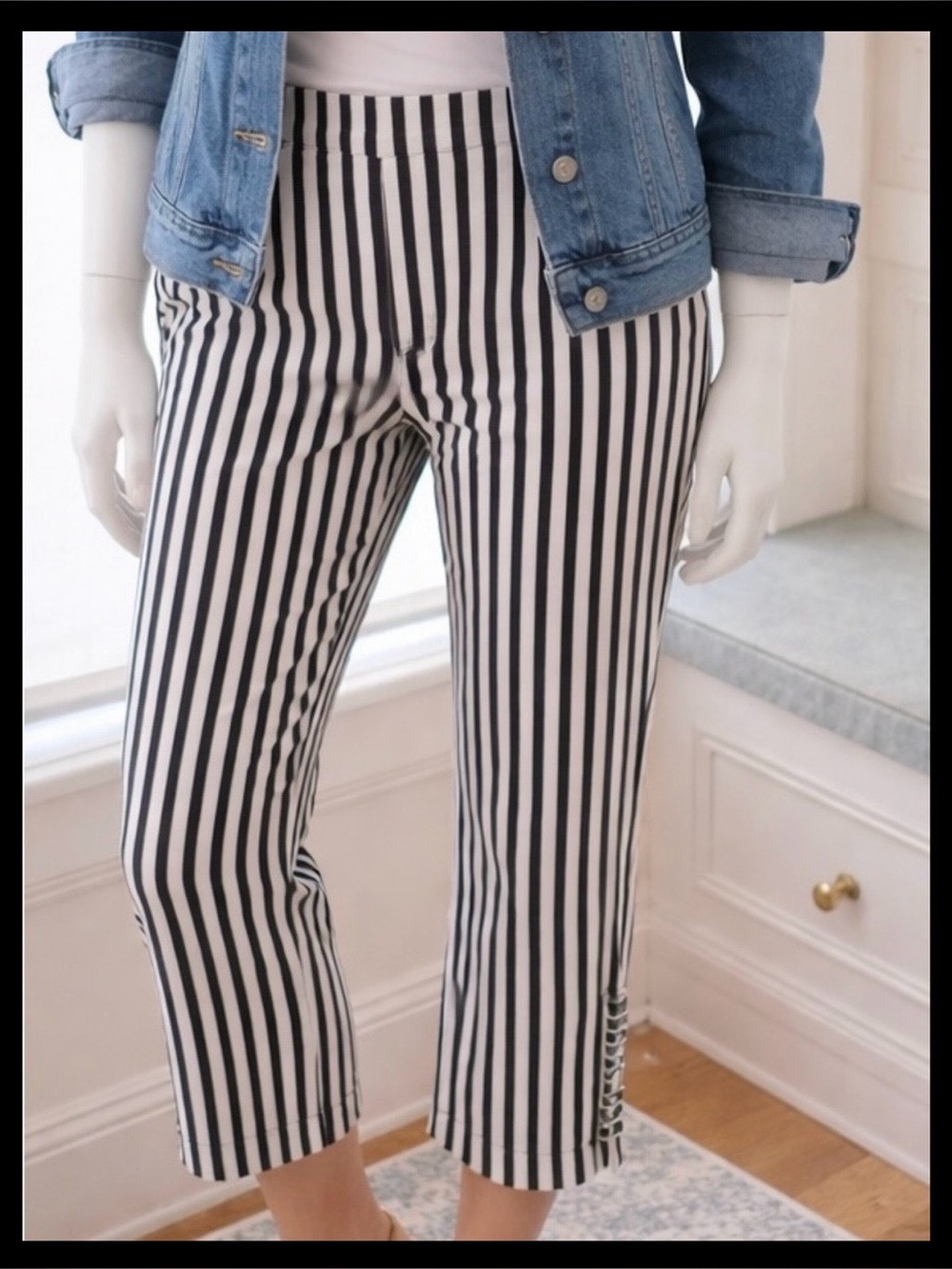 Black & White Striped Capri Pants | Rhinestone Side Detail | Stretch | Size 14